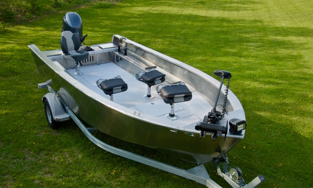 Predator 19 Welded Aluminum Wolverine Boat Image